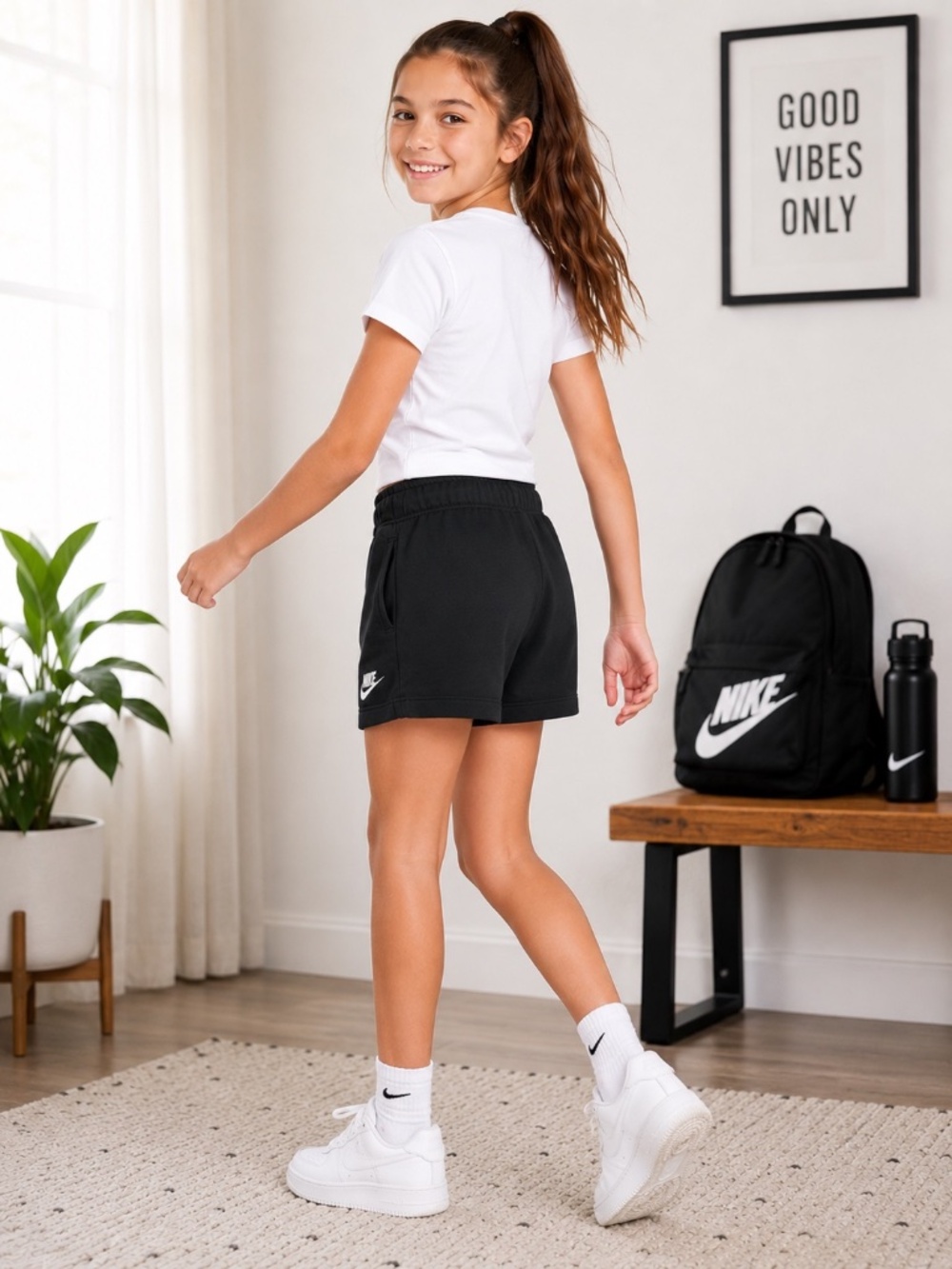 Nike Girls Black Fleece Shorts Youth Large Embroidered Logo Pockets Cotton - Picture 9 of 9